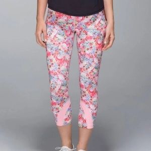 Beautiful Pink floral Capri Lululemon